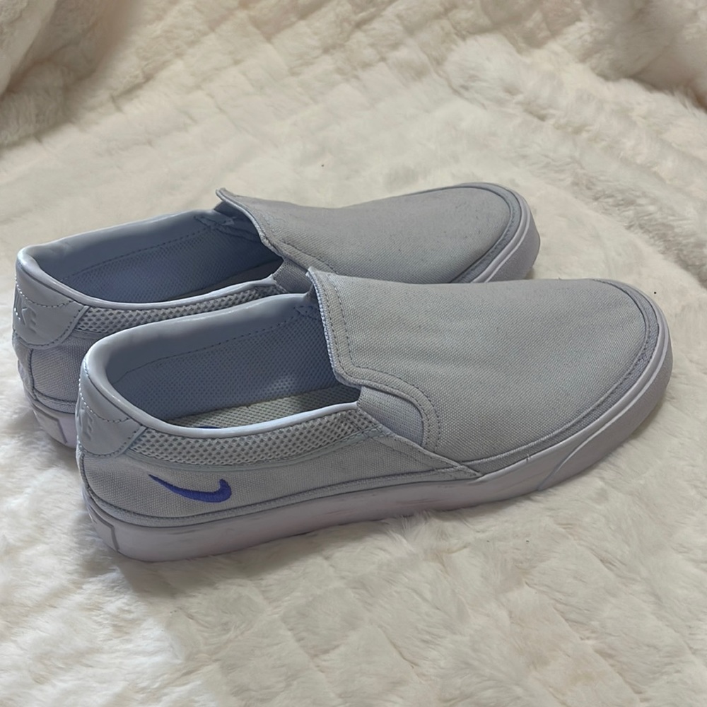 Nike Women’s Court Legacy Slip- on shoes size 8